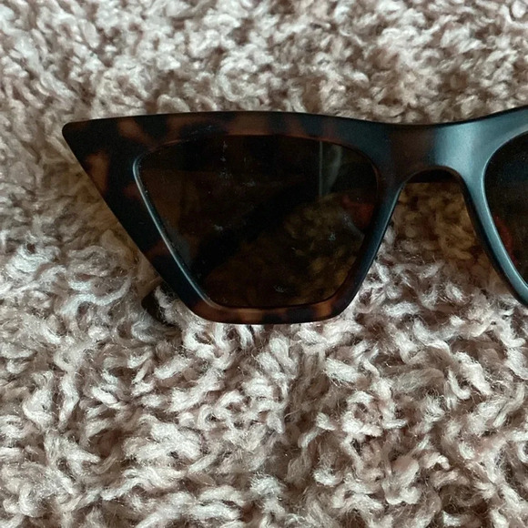 Tortoise Sharp Cat Eye Sunglasses - Picture 2 of 2